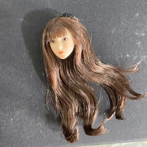 1/12 Scale Female Head Sculpt, 1/12 Cute Girl in Long Black Hair Head Carved Model for 6-inch Female Action Figure Body Doll Head Accessory (Brown)