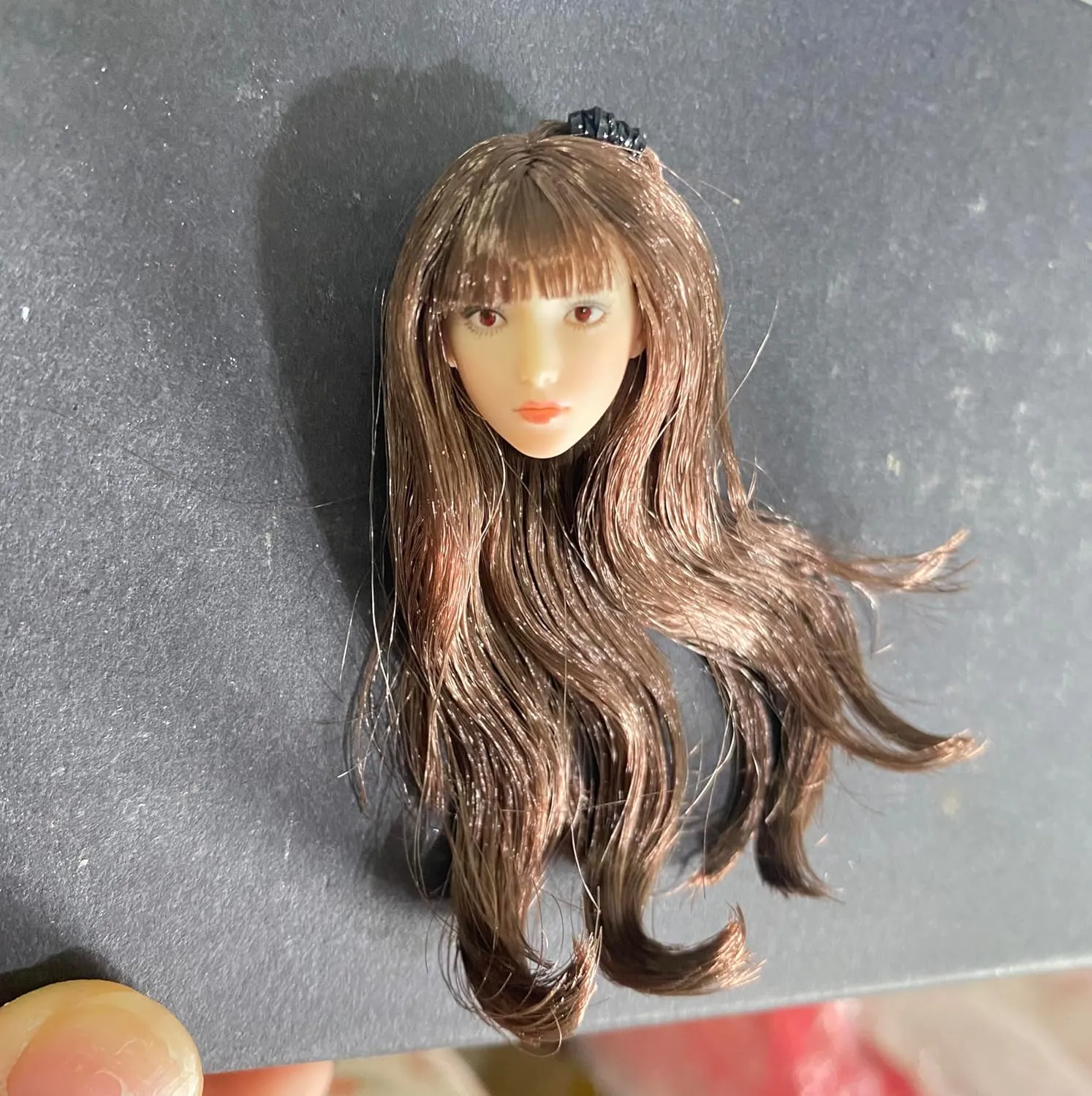 1/12 Scale Female Head Sculpt, 1/12 Cute Girl in Long Black Hair Head Carved Model for 6-inch Female Action Figure Body Doll Head Accessory (Brown)
