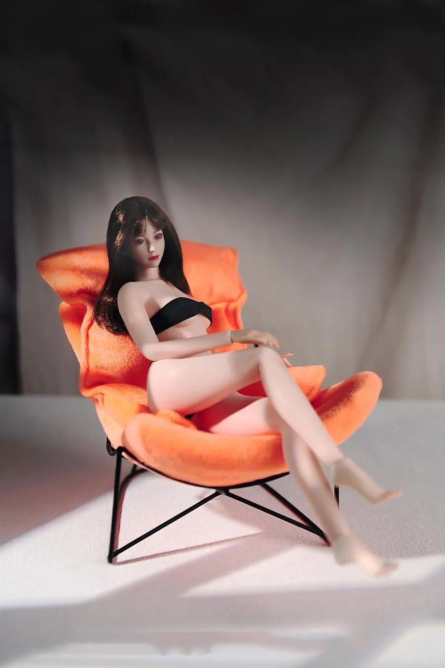 1/6 Scale Female Body,12inch Super Flexible Seamless Body Large Bust Pale Skin Figure with Detachable Feet Natural Body Shape Miniature Action Figure Doll