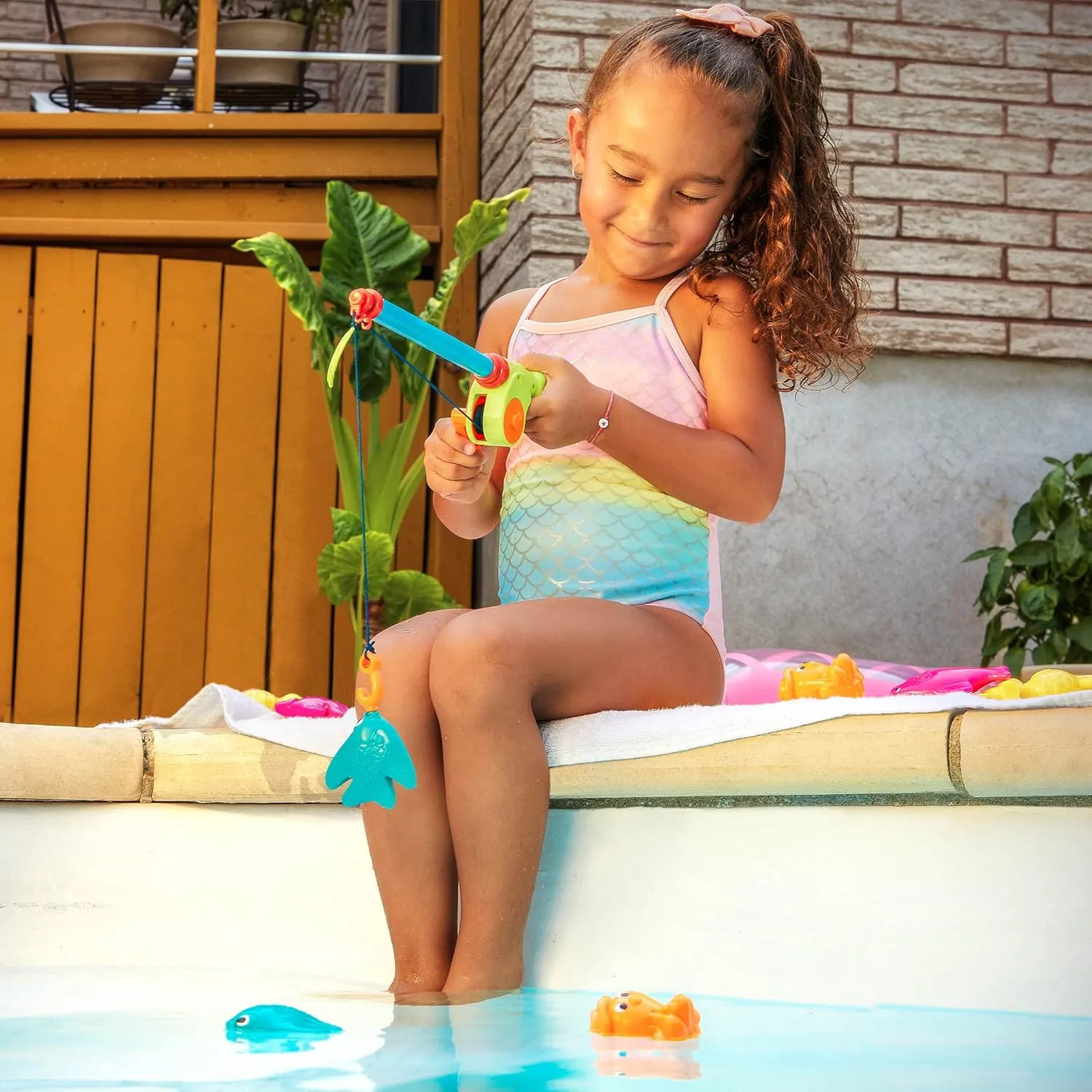 B. toys- Little Fisher's Kit- WaterPlay- Magnetic Fishing Play set for Kids- Fishing Game – 2 Fishing Rods & 8 Sea Animals – Water Toys for Bath, Pool- 3 years  