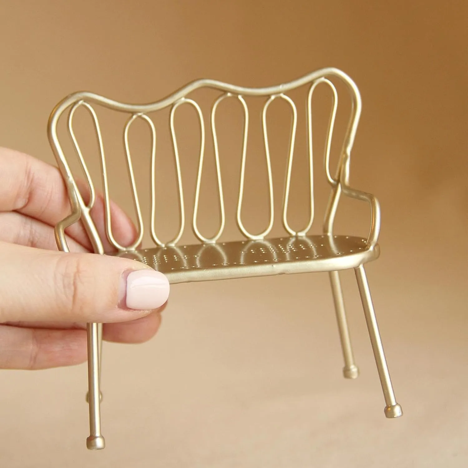 DYNWAVE Double Miniature Chair BJD Dollhouse Furniture Life Scene Kid Toy Micro Scene Decoration Nordic Kid Playset Double Chair Toy, Gold