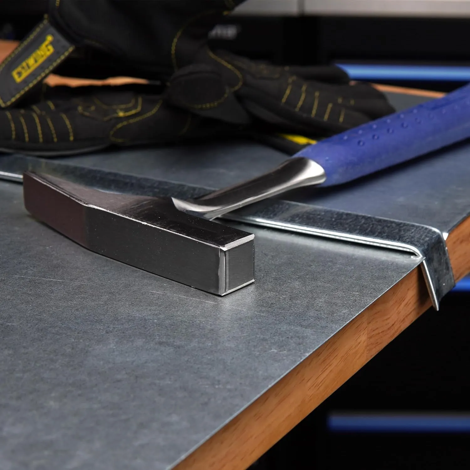 ESTWING Tinner's Hammer - 18 oz Sheet Metal Hammer with Forged Steel Construction & Shock Reduction Grip - T3-18