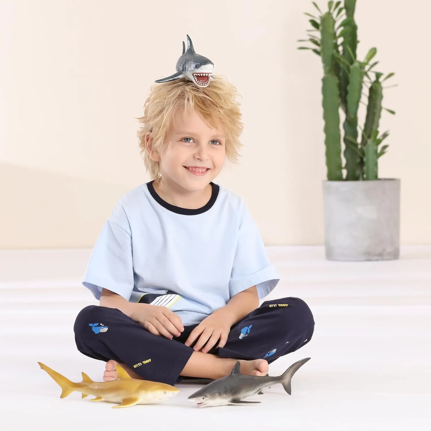 Gemini&Genius Great White Shark and Whale Shark Action Figure Set Soft Rubber Ocean Sea Animal Marine Animal Model Toys for Kids Swimming, Beach, Bath, Role Playing