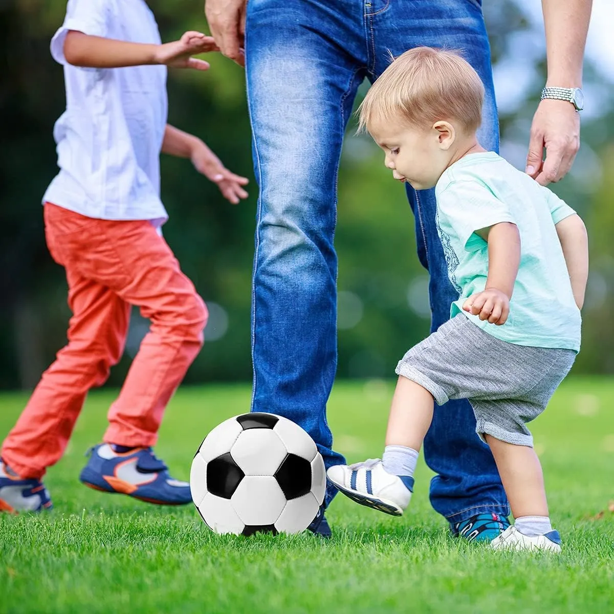 INPODAK Toddler Soccer Ball Size 3 Black and White Classic Balls for Kids 2-8 with Pump, Mesh Bag and Gift Box for Birthdays, Christmas, and Parties