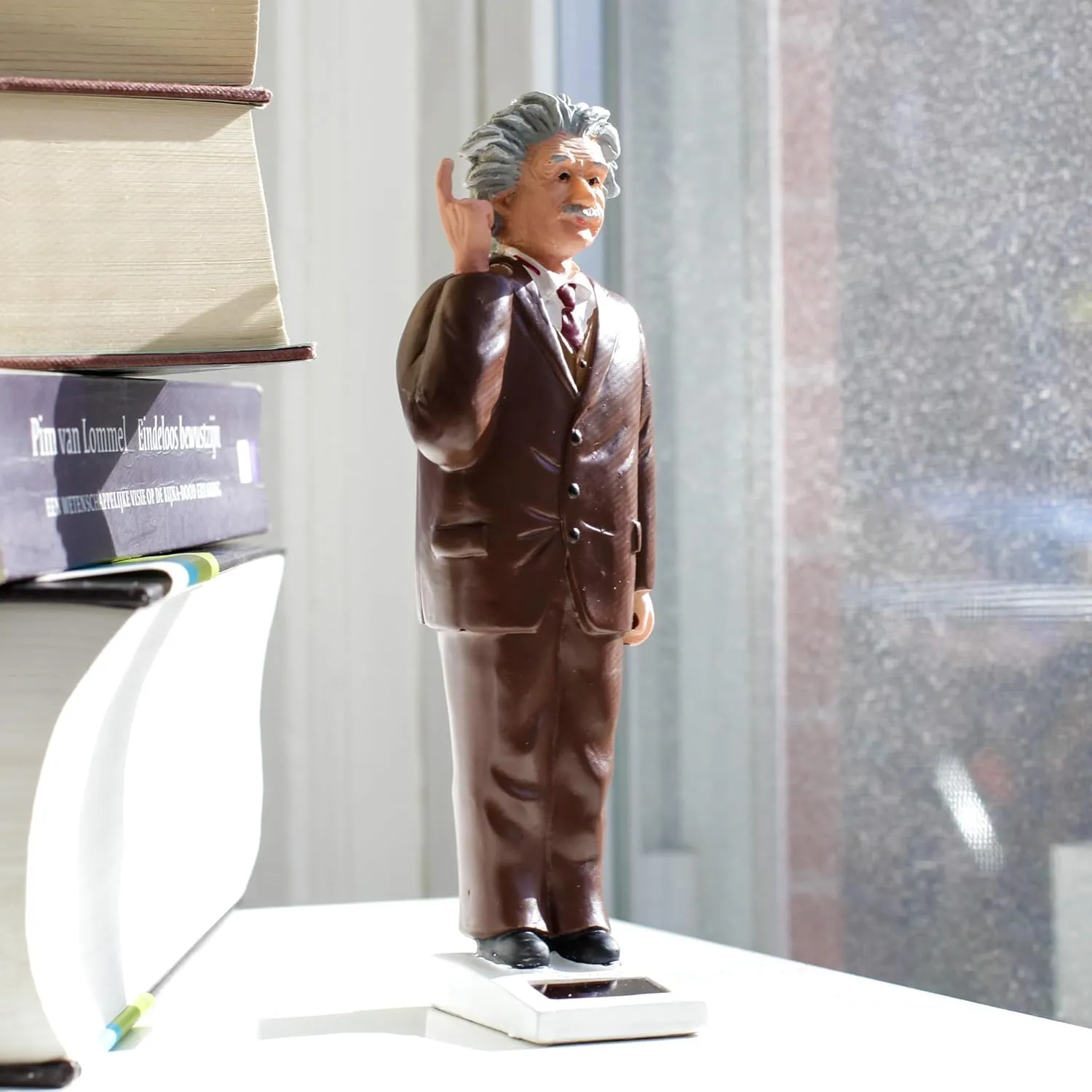 Kikkerland Solar Powered Albert Einstein Figurine: Fun Decor for Home & Kitchen, Office Desk, Garden, Car – Great Novelty Toy Statue, Display Shelf Collectible, Holiday & Birthday Gift