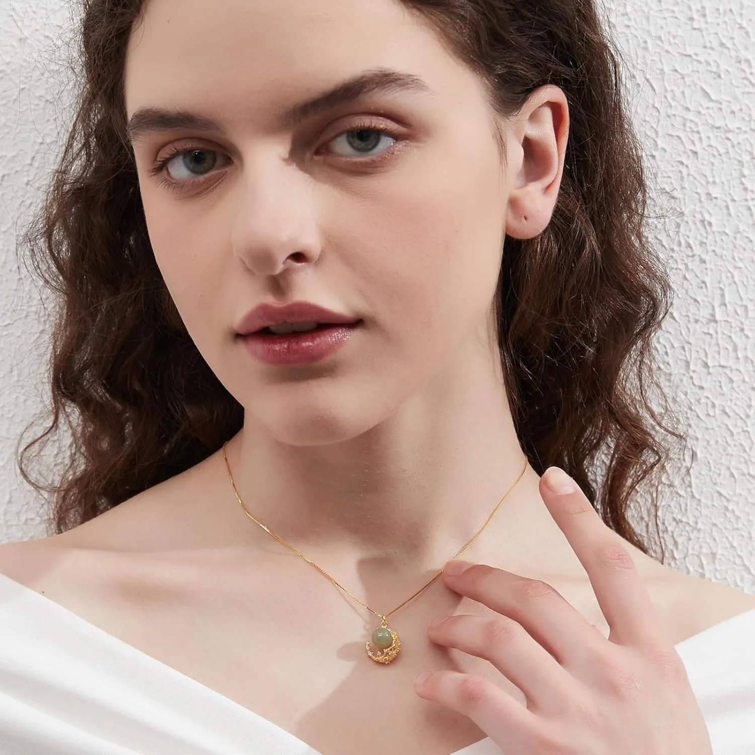 Natural Hetian Jade & Zircon Necklaces for Women, Dainty Green Jade Pendant for Women, Lucky Green Jade Elegant Jewelry Gift for Women Lover Her (925 Sterling Silver with Gold Plated)