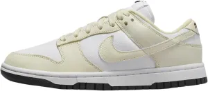 Nike womens Classic