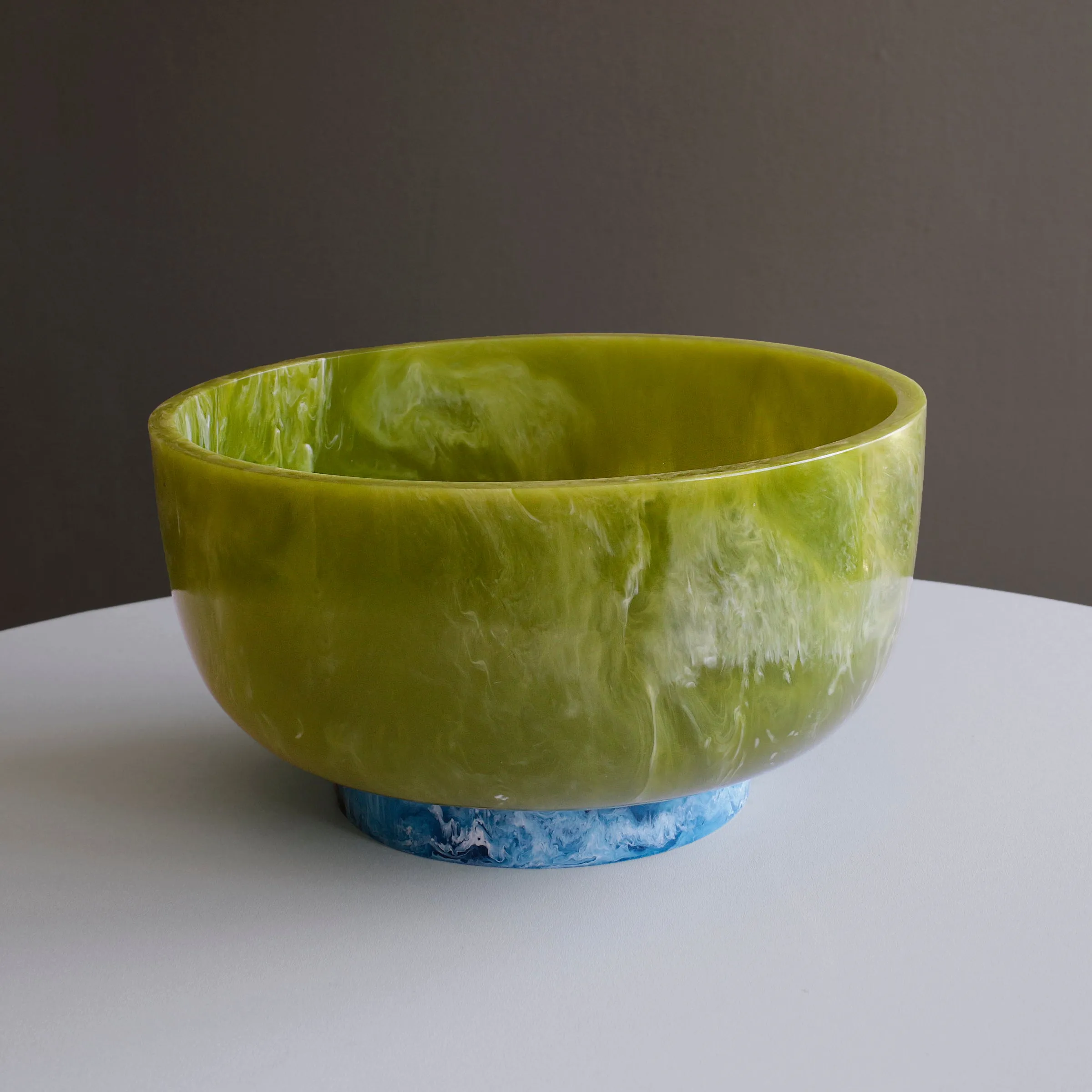 RESIN Rio Bowl with Base