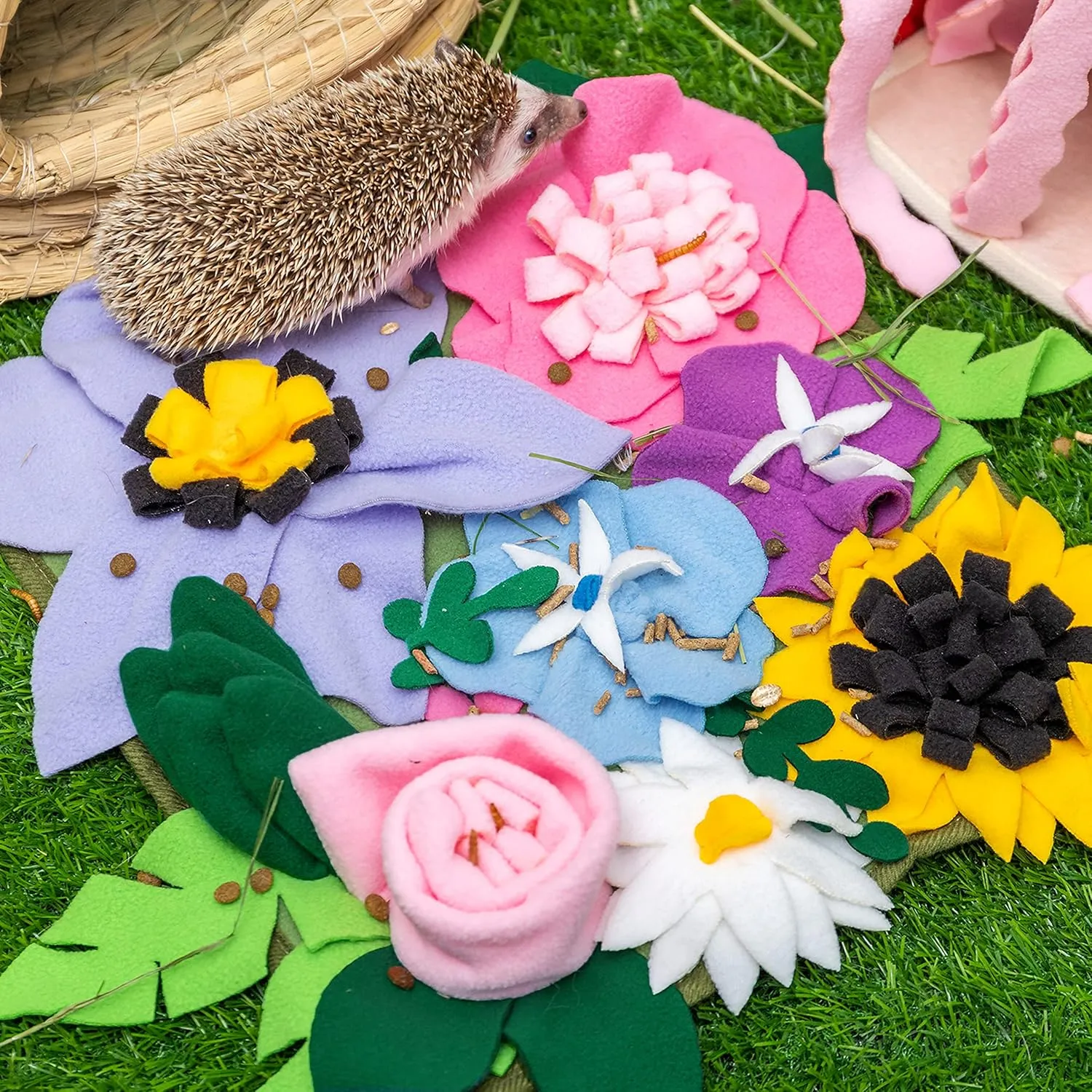Small Animal Foraging Mat for Rabbit Hedgehog Guinea Pig Rat Chinchillas Bunny - Interactive Cute Flower Funny Feeder Toy Feeding Mat Bedding Cage Accessories