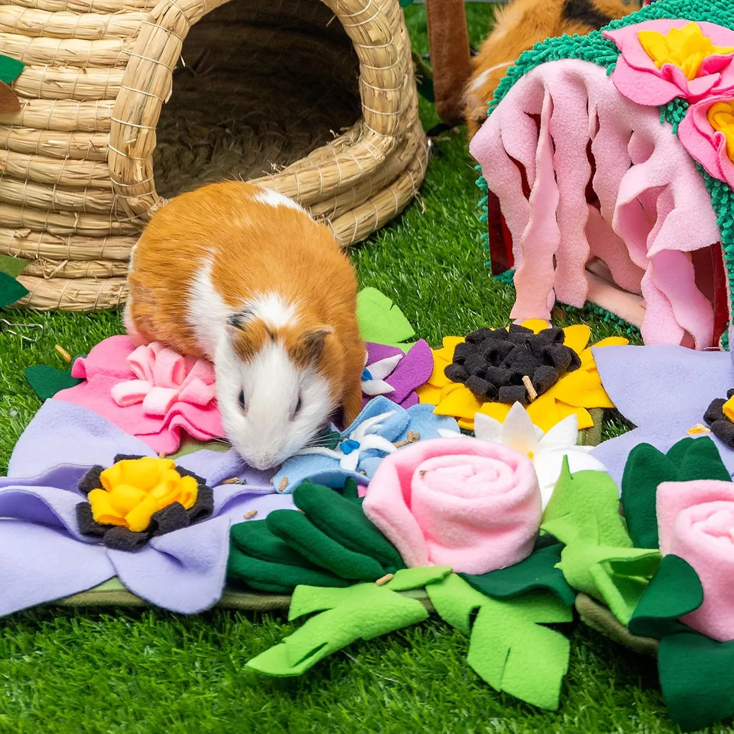 Small Animal Foraging Mat for Rabbit Hedgehog Guinea Pig Rat Chinchillas Bunny - Interactive Cute Flower Funny Feeder Toy Feeding Mat Bedding Cage Accessories